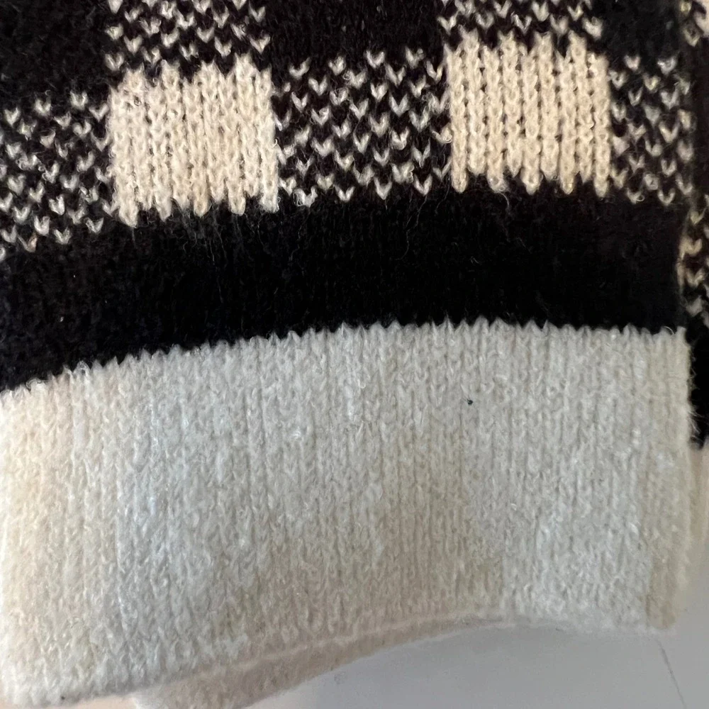 MUK LUKS Womens 2‎ Pack Crew Socks Buffalo Plaid Grey Cable Knit Shoe Size 6-11
